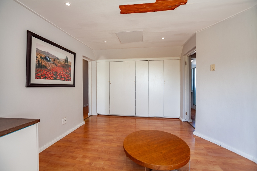 8 Bedroom Property for Sale in Milnerton Ridge Western Cape